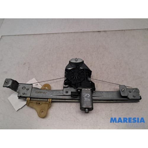 Renault - Captur - Rear door window mechanism 4-door, right