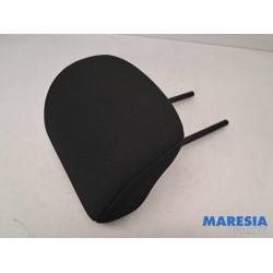 Renault - Captur - Headrest