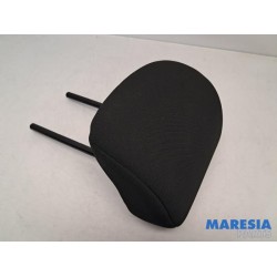 Renault - Captur - Headrest