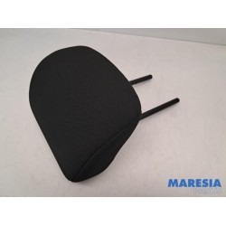 Renault - Captur - Headrest