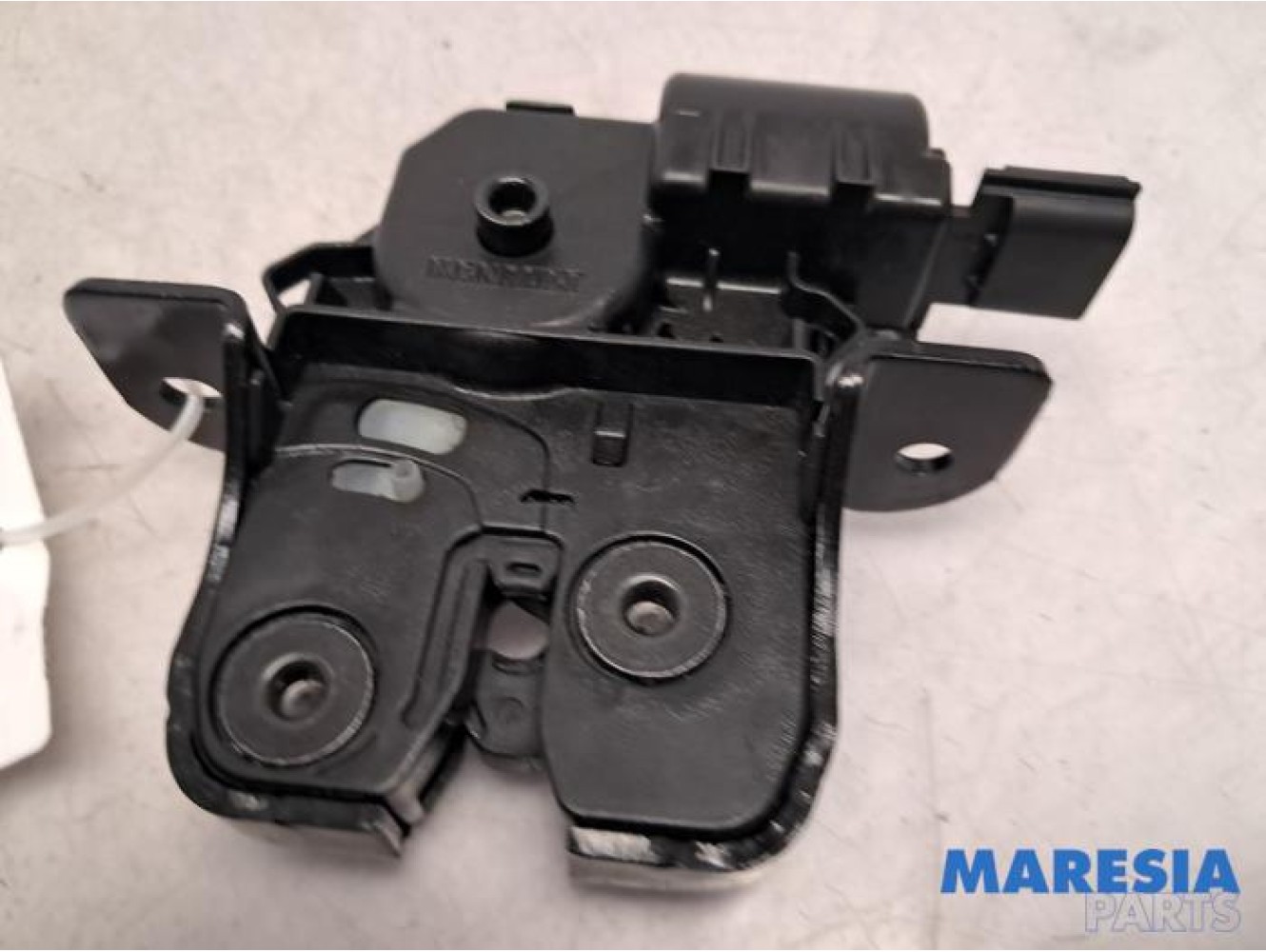 Renault - Captur - Tailgate lock mechanism