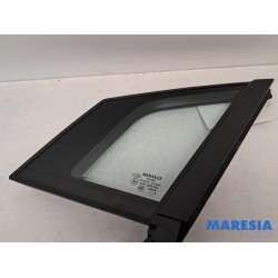 Renault - Captur - Quarter light, front left