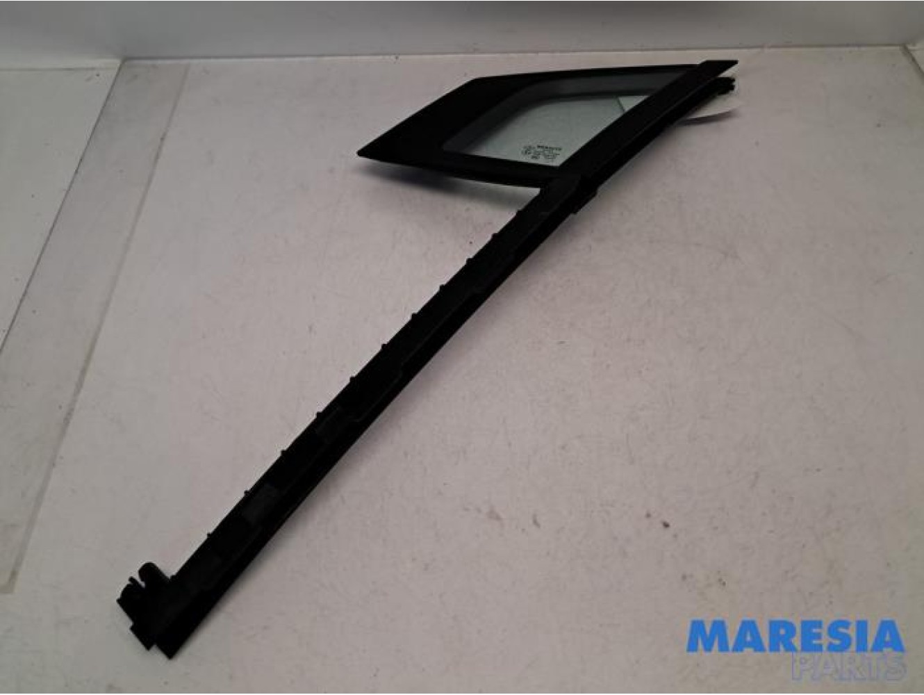 Renault - Captur - Quarter light, front left