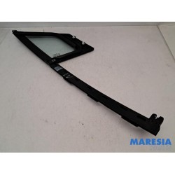 Renault - Captur - Quarter light, front left