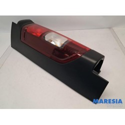Opel - Vivaro - Taillight, right