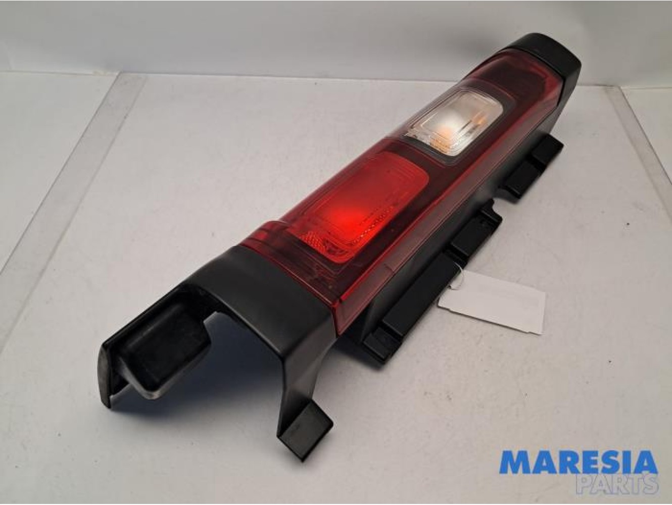 Opel - Vivaro - Taillight, left