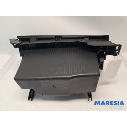 Opel - Vivaro - Glovebox