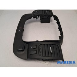 Opel - Vivaro - Dashboard vent