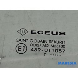 Opel - Vivaro - Quarter light, front left