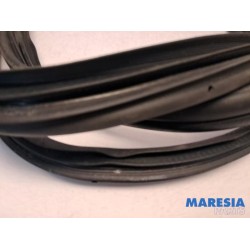 Opel - Vivaro - Schiebetür Gummi rechts