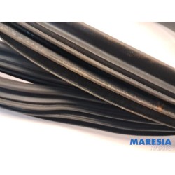 Opel - Vivaro - Portierrubber 2Deurs links