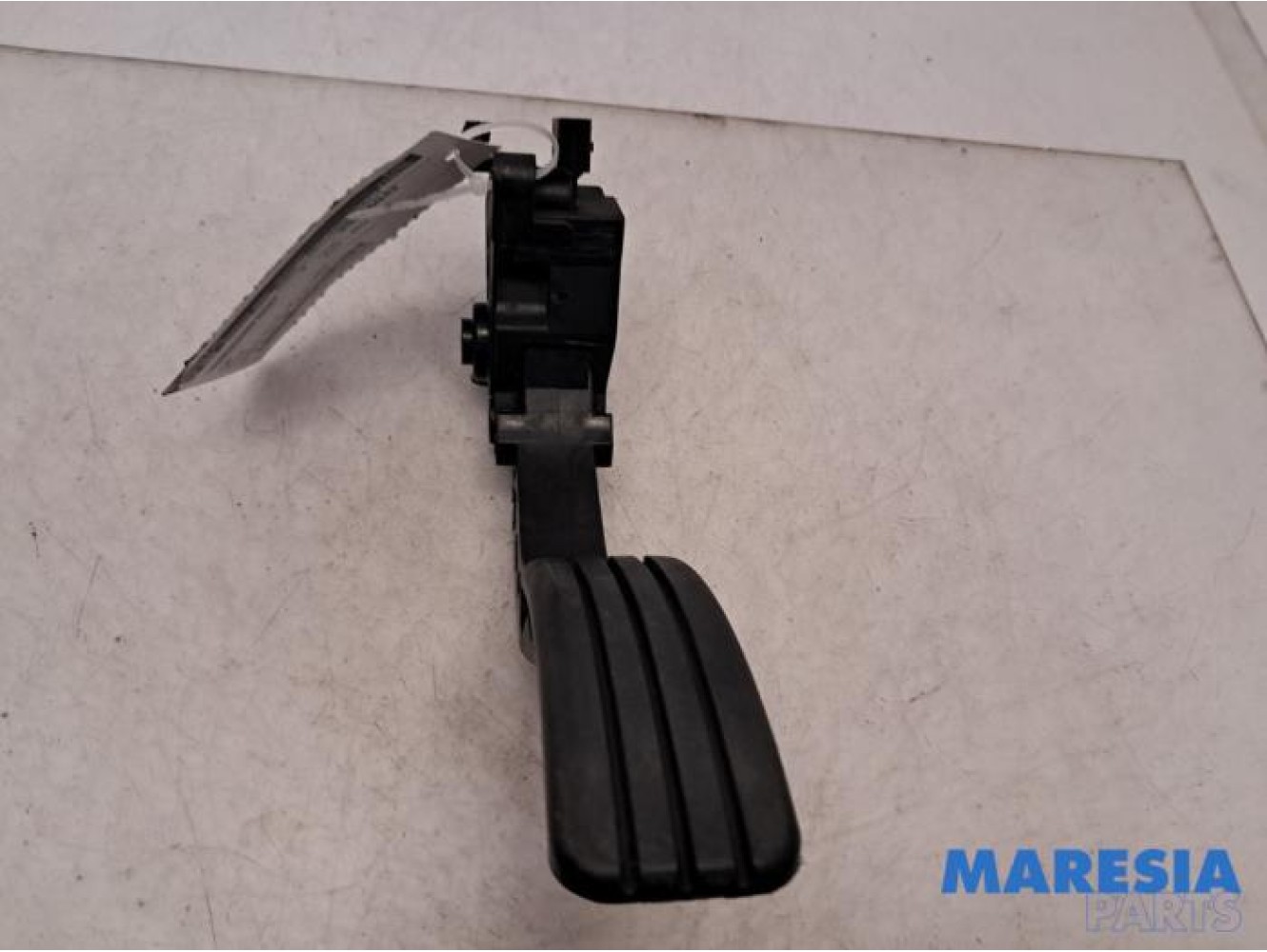 Opel - Vivaro - Throttle pedal position sensor