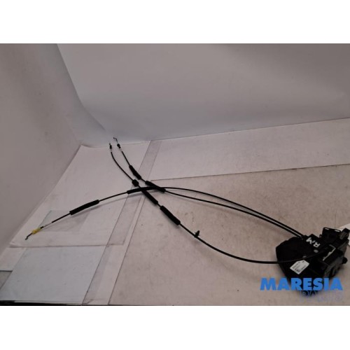 Opel - Vivaro - Sliding door lock mechanism, right