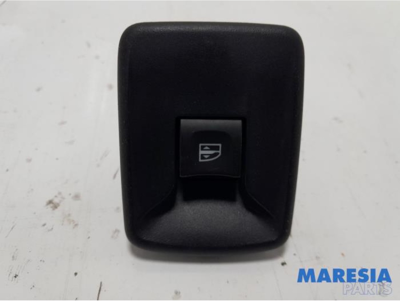 Opel - Vivaro - Electric window switch