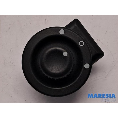 Opel - Vivaro - Mirror switch