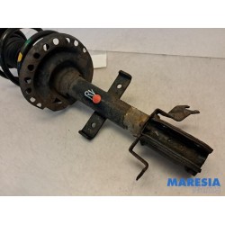 Renault - Captur - Front shock absorber rod, right