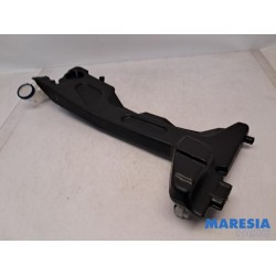 Citroen - C4 Grand Picasso - Front windscreen washer reservoir