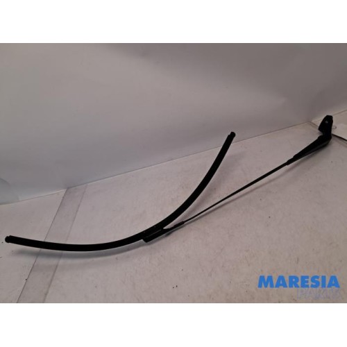 Citroen - C4 Grand Picasso - Front wiper arm
