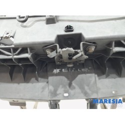 Renault - Master - Front panel