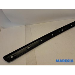 Citroen - C4 Grand Picasso - Frontscreen frame