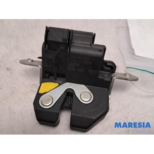 Fiat - Panda - Tailgate lock mechanism