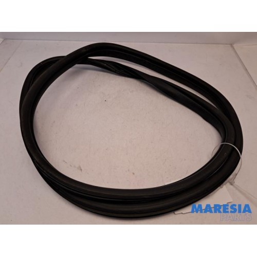 Fiat - Panda - Rear door seal 4-door, right