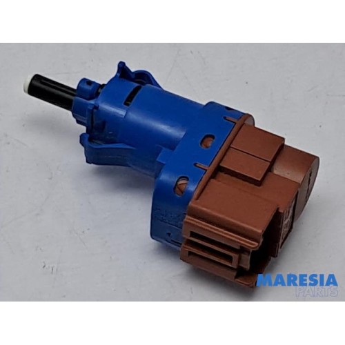 Fiat - Punto - Brake light switch