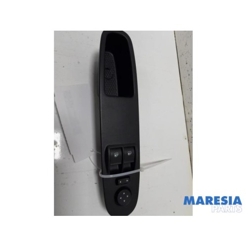 Fiat - Punto - Multi-functional window switch