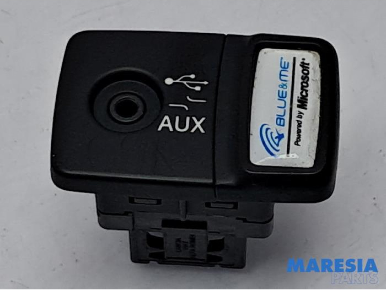 Fiat - Punto - AUX / USB connection