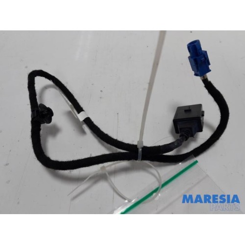 Citroen - C4 Grand Picasso - AUX / USB connection