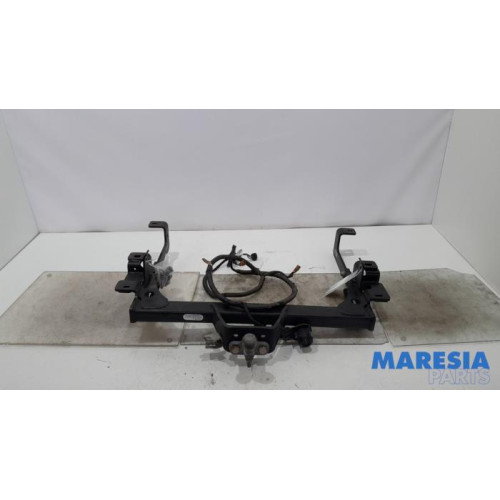 Renault - Master - Towbar