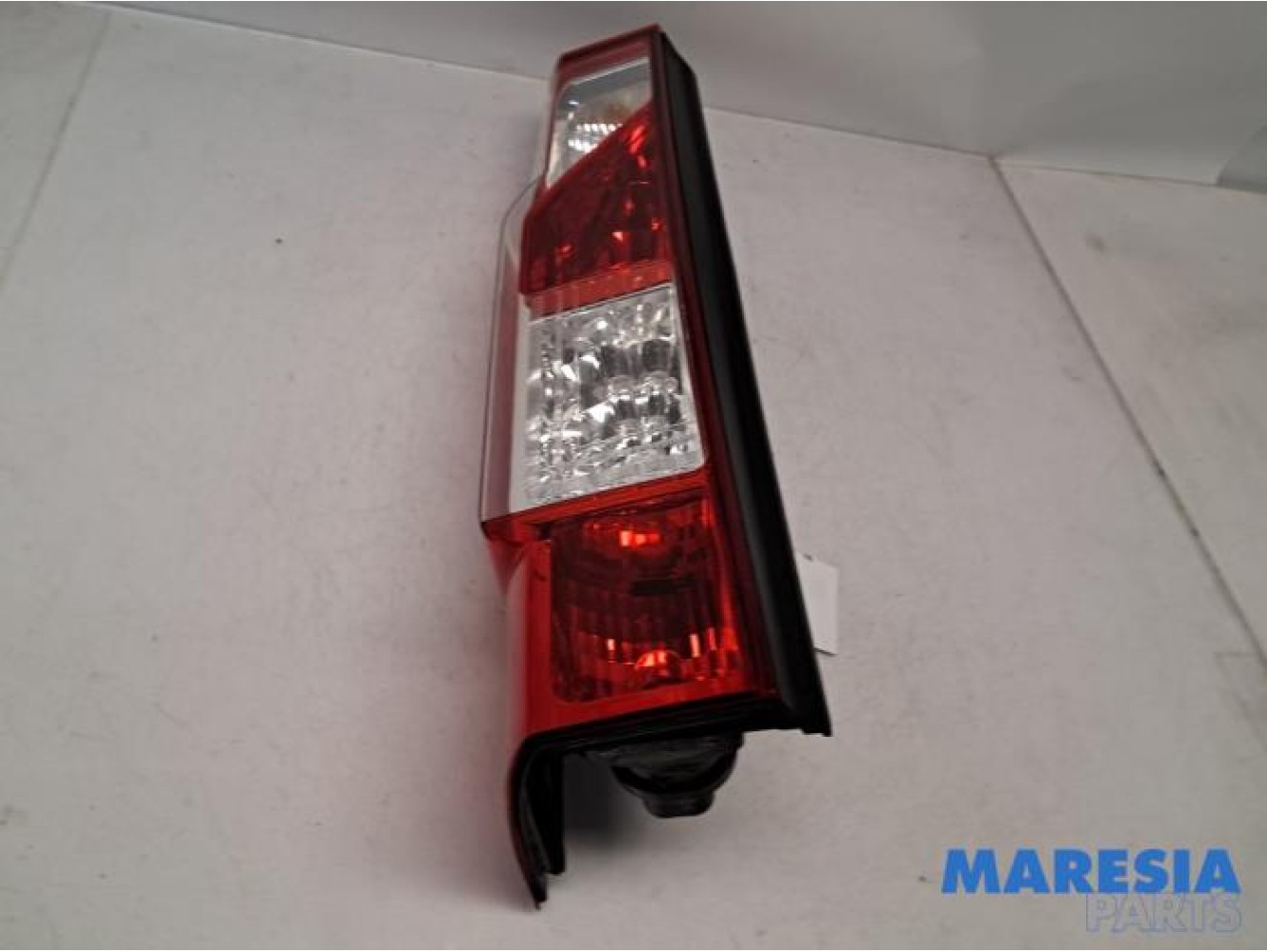 Renault - Master - Taillight, left