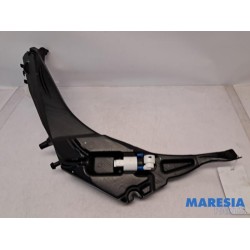 Peugeot - 308 - Front windscreen washer reservoir