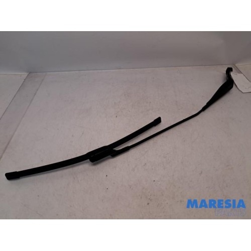Peugeot - 308 - Front wiper arm