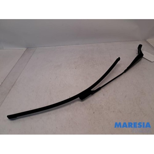 Peugeot - 308 - Front wiper arm