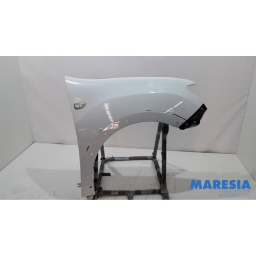 Dacia - Sandero - Front wing, right