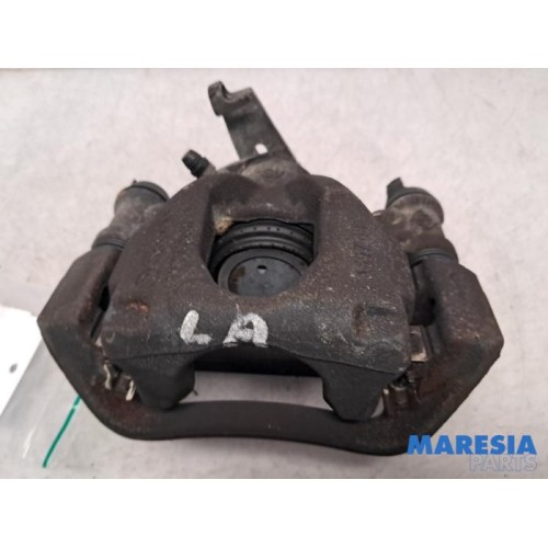 Renault - Master - Rear brake calliper, left