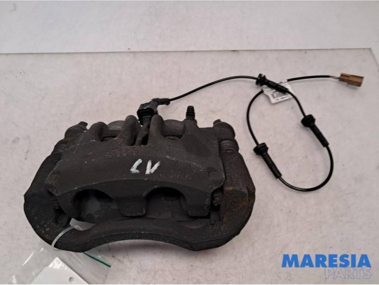 Renault - Master - Front brake calliper, left