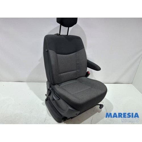 Renault - Espace - Seat, right