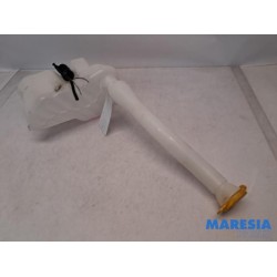Renault - Master - Front windscreen washer reservoir