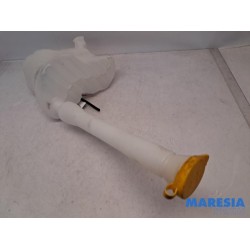 Renault - Master - Front windscreen washer reservoir