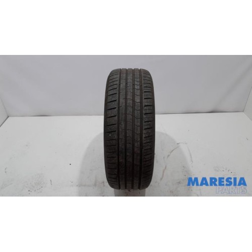 Renault - Espace - Tyre