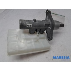 Renault - Master - Master cylinder