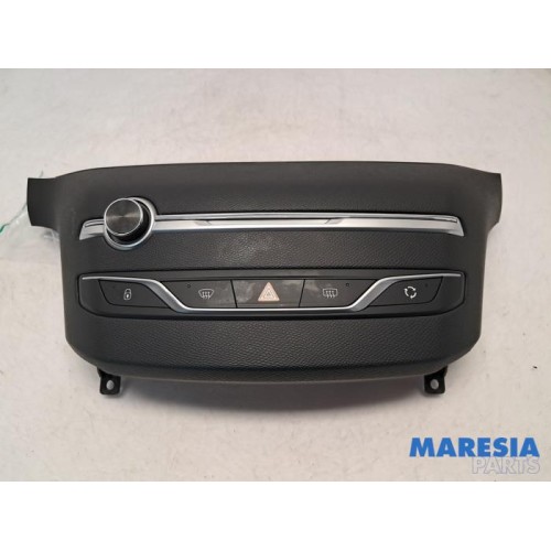 Peugeot - 308 - Radio control panel
