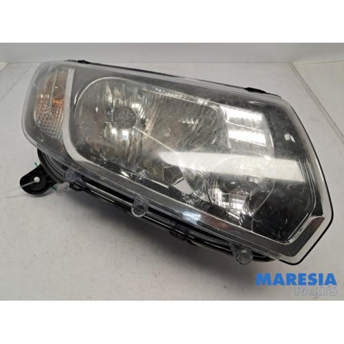 Dacia - Sandero - Headlight, right