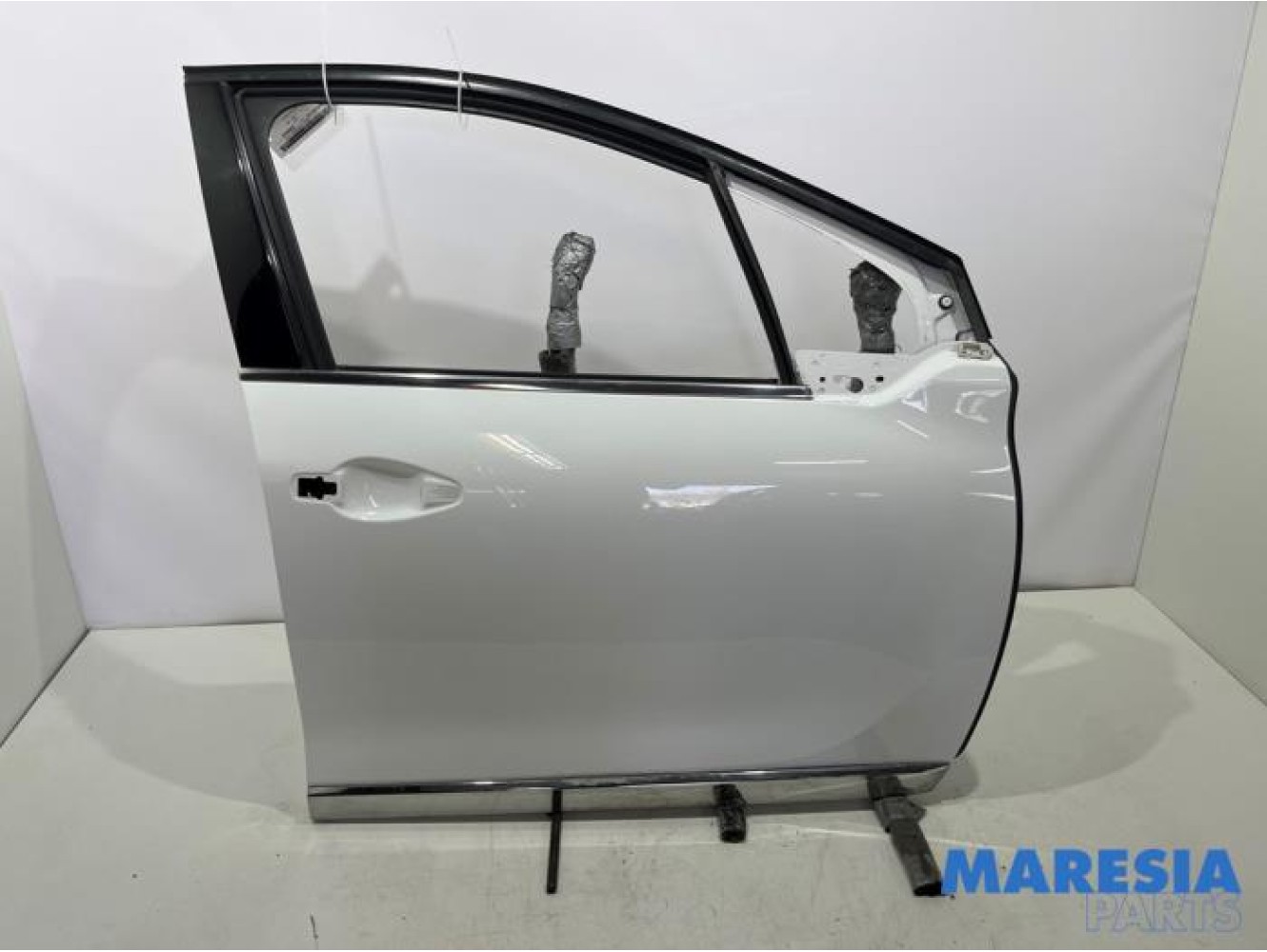 Peugeot - 2008 - Front door 4-door, right