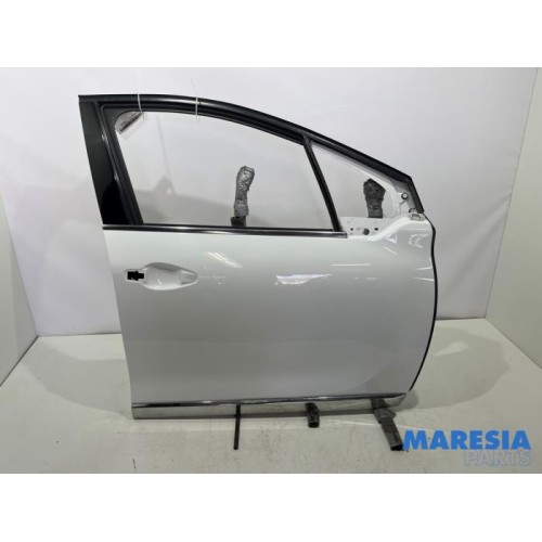Peugeot - 2008 - Front door 4-door, right