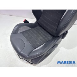 Peugeot - 2008 - Stoel links