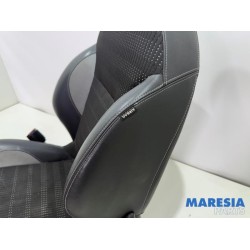 Peugeot - 2008 - Stoel links