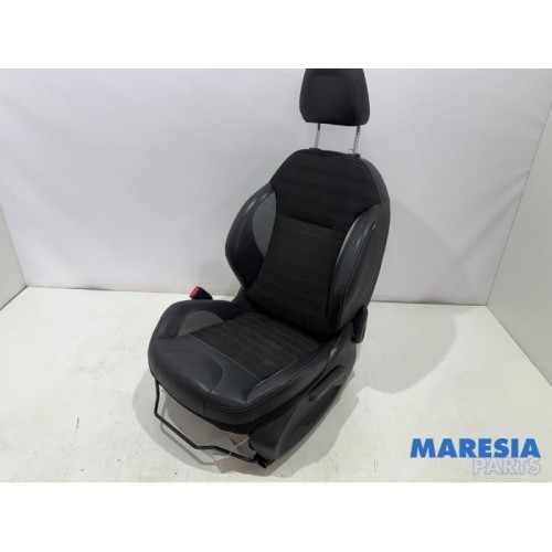 Peugeot - 2008 - Sitz links